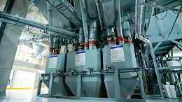 青岛新型建机环保搅拌站：计量准、环保干净，助力绿色生产